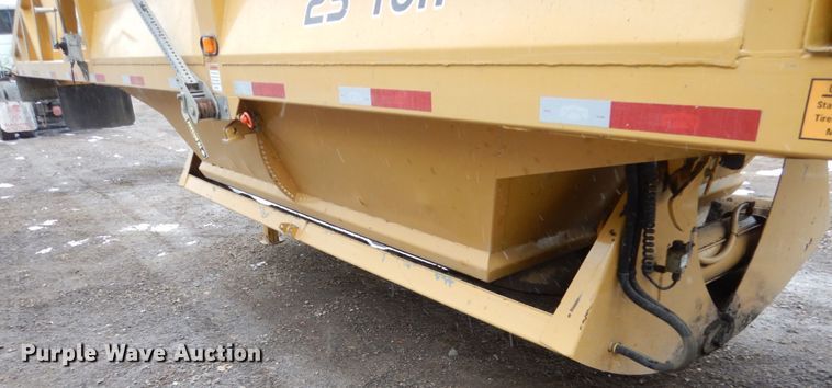 image for item EC9168 2015 R-way T4221TRI bottom dump trailer