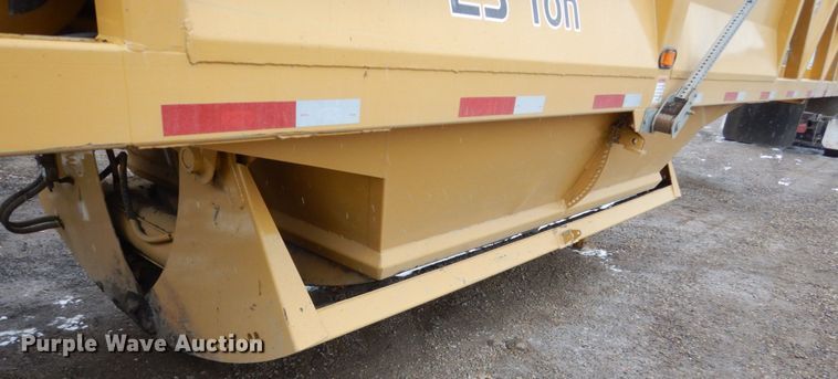 image for item EC9168 2015 R-way T4221TRI bottom dump trailer