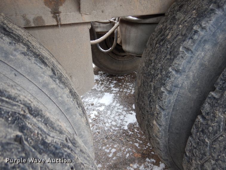 image for item EC9168 2015 R-way T4221TRI bottom dump trailer