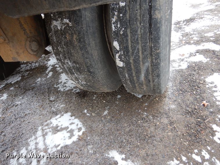 image for item EC9168 2015 R-way T4221TRI bottom dump trailer