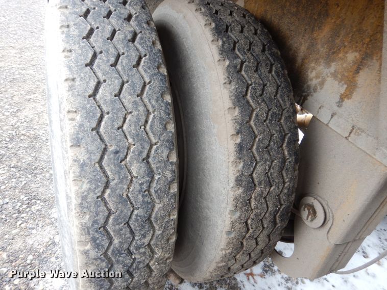 image for item EC9168 2015 R-way T4221TRI bottom dump trailer