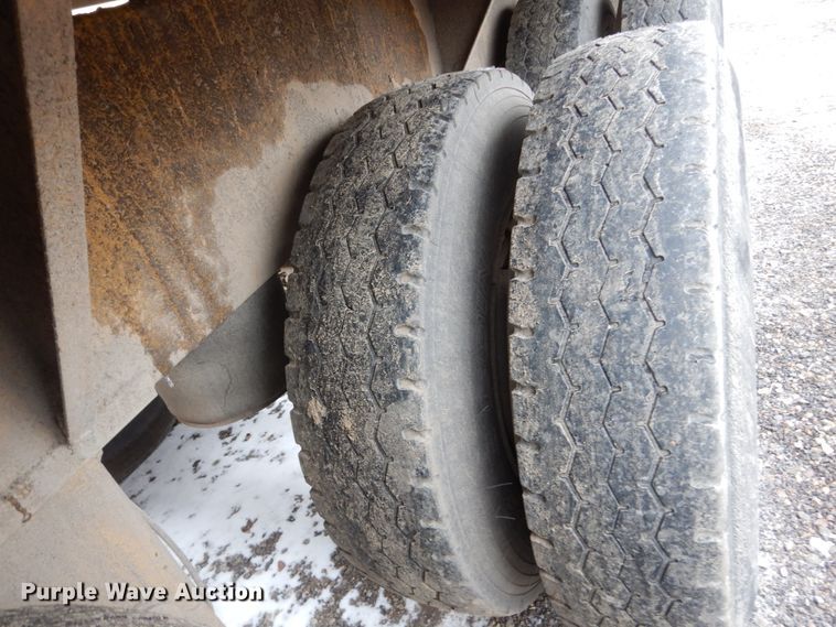 image for item EC9168 2015 R-way T4221TRI bottom dump trailer