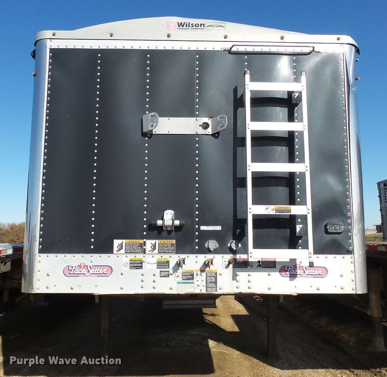 image for item EF9568 2010 Wilson DWH551B Pace Setter double hopper bottom grain trailer