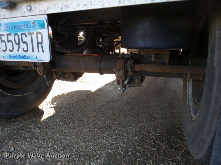 image for item EF9568 2010 Wilson DWH551B Pace Setter double hopper bottom grain trailer