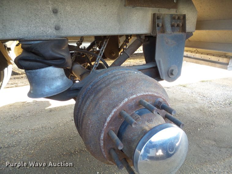 image for item EF9568 2010 Wilson DWH551B Pace Setter double hopper bottom grain trailer