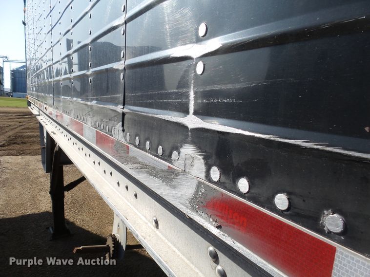image for item EF9568 2010 Wilson DWH551B Pace Setter double hopper bottom grain trailer