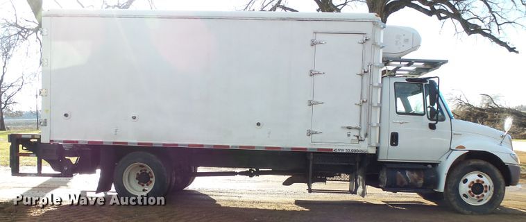 image for item EF9592 2009 International DuraStar 4300 refrigerated box truck