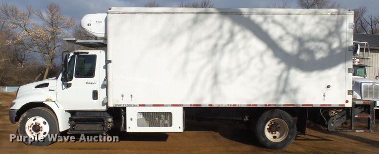 image for item EF9592 2009 International DuraStar 4300 refrigerated box truck