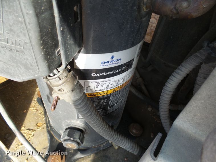 image for item EF9592 2009 International DuraStar 4300 refrigerated box truck