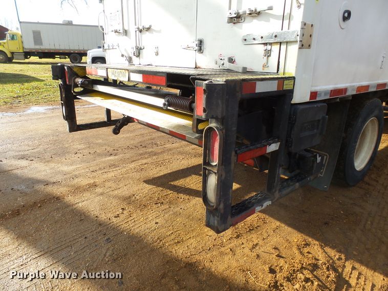 image for item EF9592 2009 International DuraStar 4300 refrigerated box truck