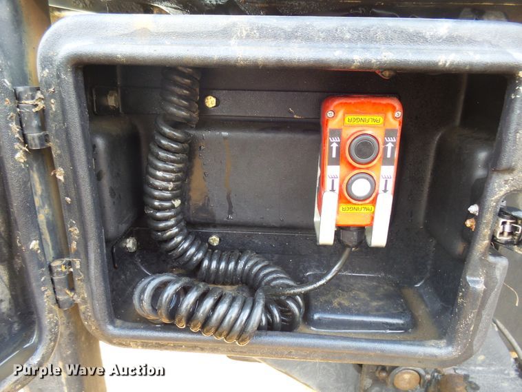 image for item EF9592 2009 International DuraStar 4300 refrigerated box truck