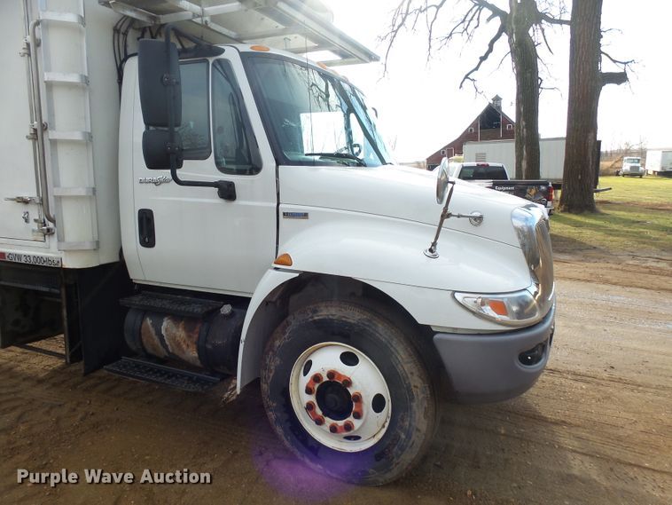 image for item EF9592 2009 International DuraStar 4300 refrigerated box truck