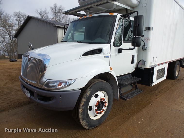 image for item EF9592 2009 International DuraStar 4300 refrigerated box truck