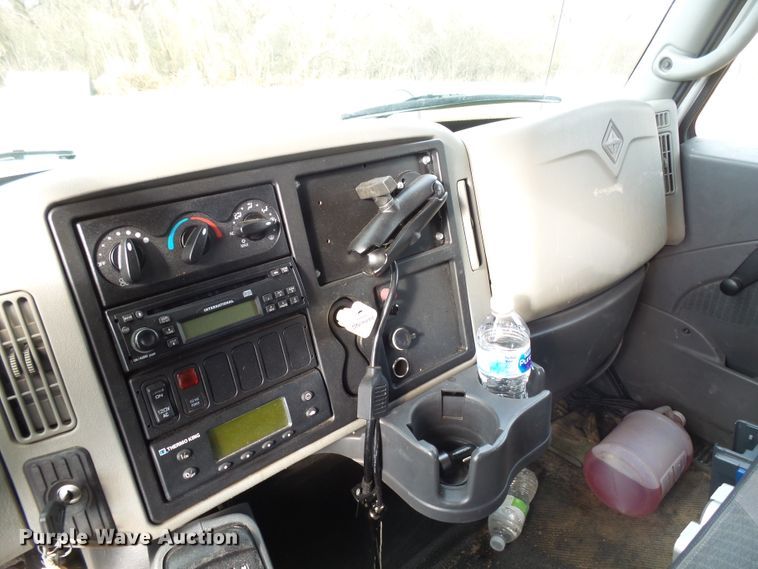 image for item EF9592 2009 International DuraStar 4300 refrigerated box truck