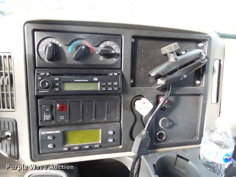 image for item EF9592 2009 International DuraStar 4300 refrigerated box truck