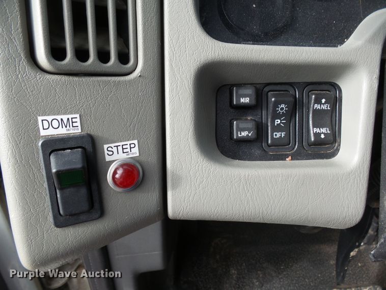 image for item EF9592 2009 International DuraStar 4300 refrigerated box truck