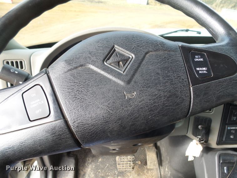 image for item EF9592 2009 International DuraStar 4300 refrigerated box truck