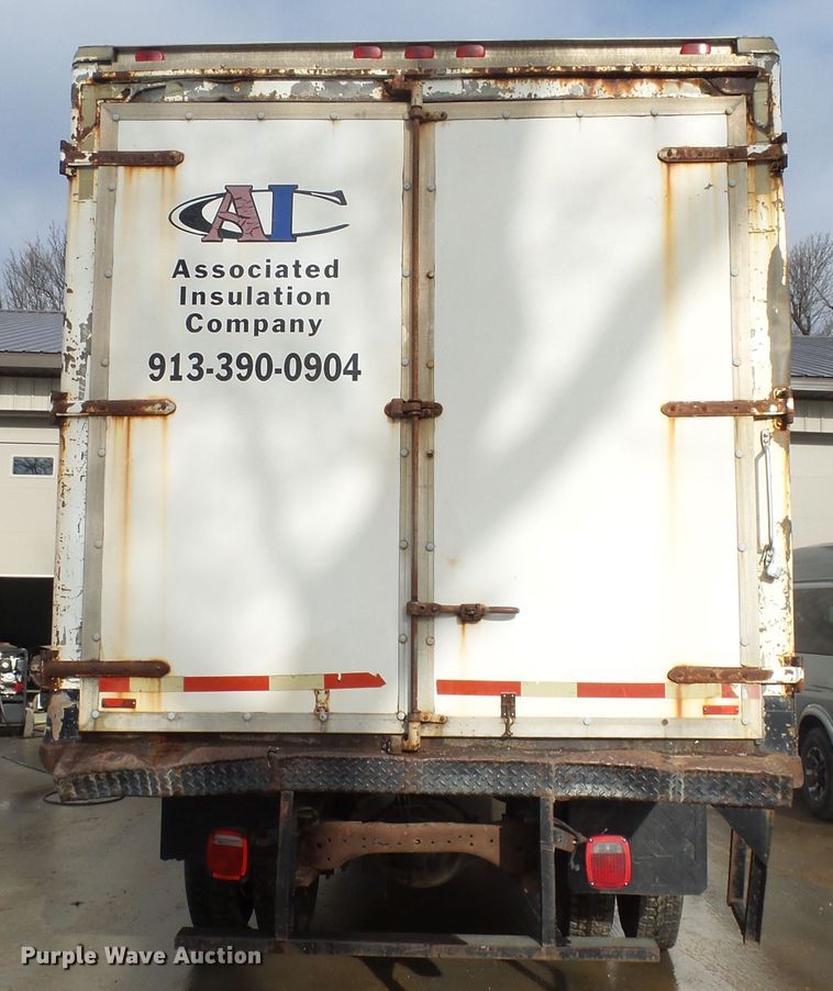 image for item EF9595 2000 Ford F650 Super Duty box truck