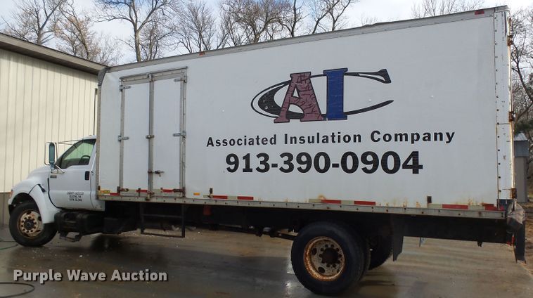 image for item EF9595 2000 Ford F650 Super Duty box truck