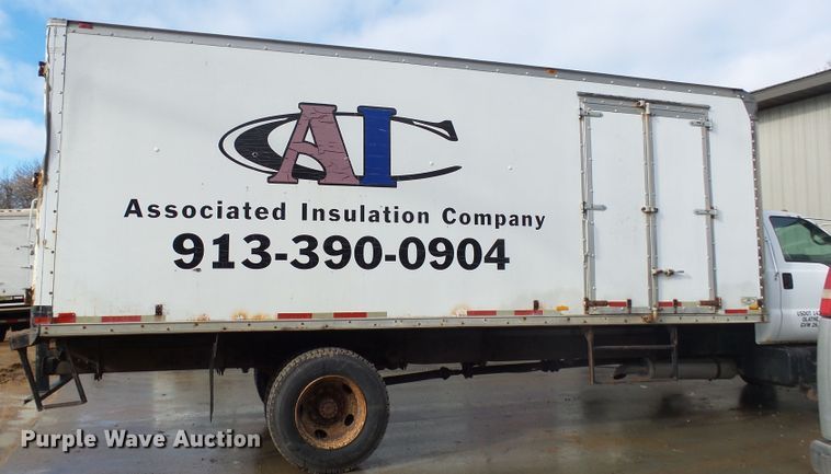 image for item EF9595 2000 Ford F650 Super Duty box truck