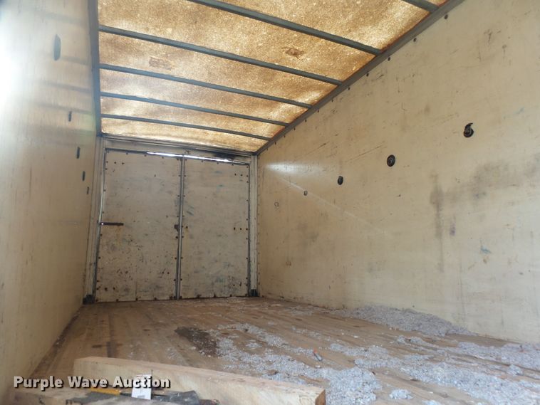 image for item EF9595 2000 Ford F650 Super Duty box truck