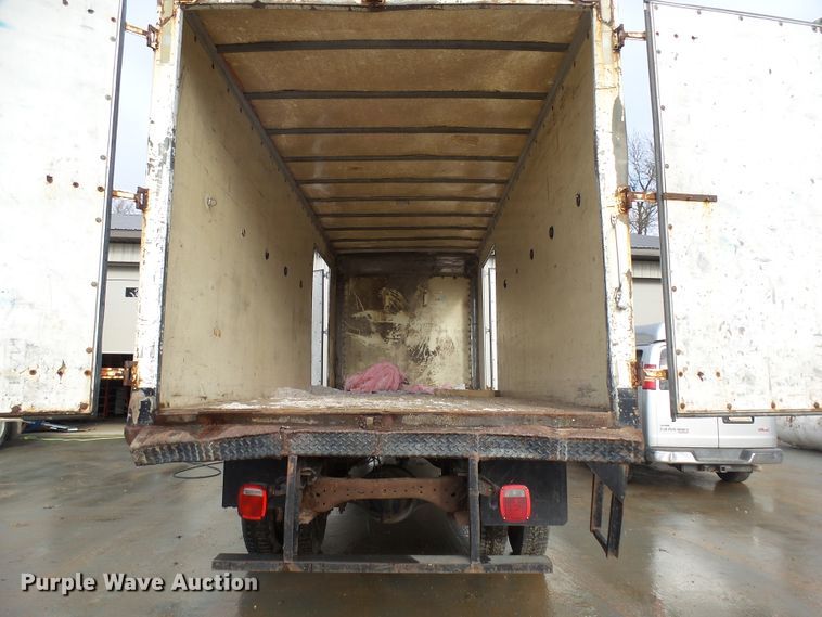 image for item EF9595 2000 Ford F650 Super Duty box truck