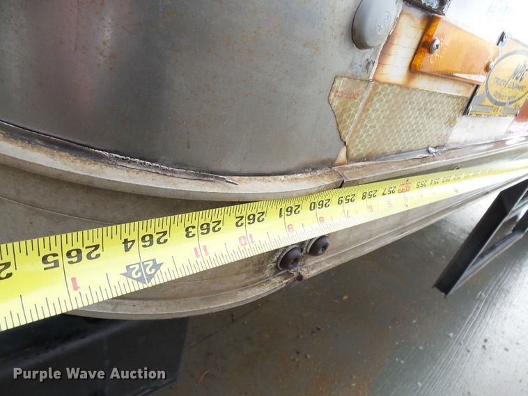 image for item EF9595 2000 Ford F650 Super Duty box truck