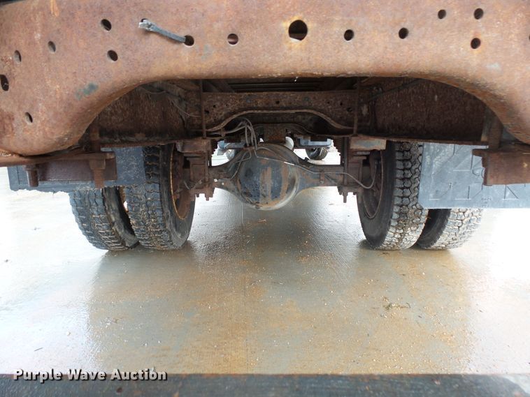 image for item EF9595 2000 Ford F650 Super Duty box truck