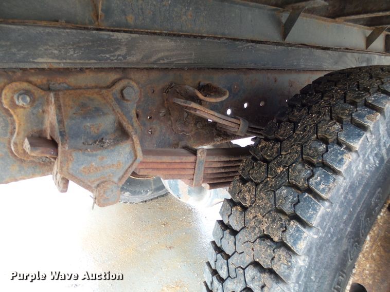 image for item EF9595 2000 Ford F650 Super Duty box truck