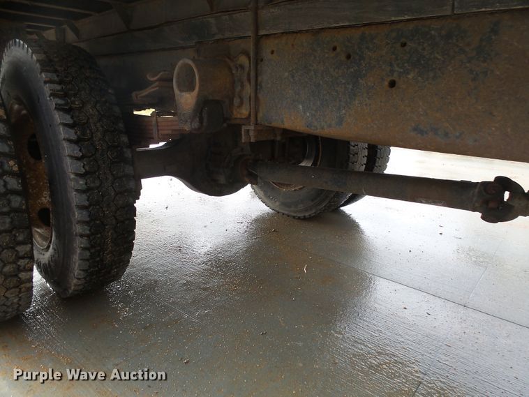 image for item EF9595 2000 Ford F650 Super Duty box truck