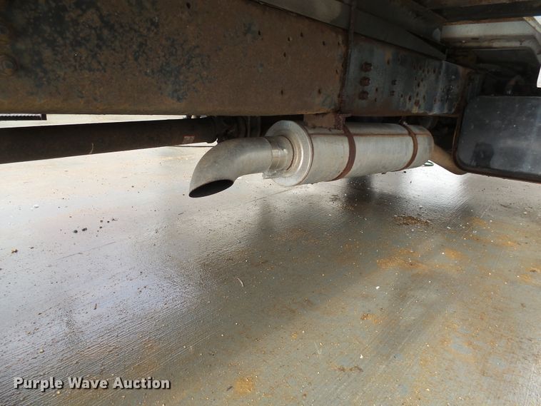 image for item EF9595 2000 Ford F650 Super Duty box truck