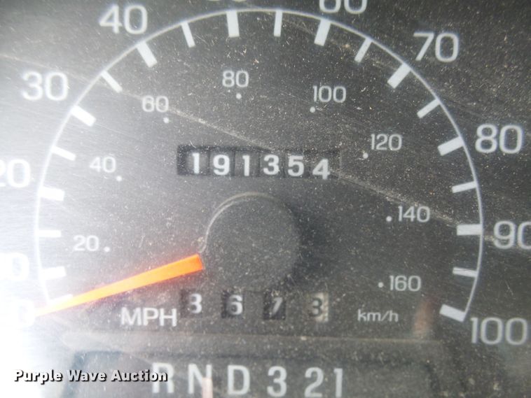 image for item EF9595 2000 Ford F650 Super Duty box truck