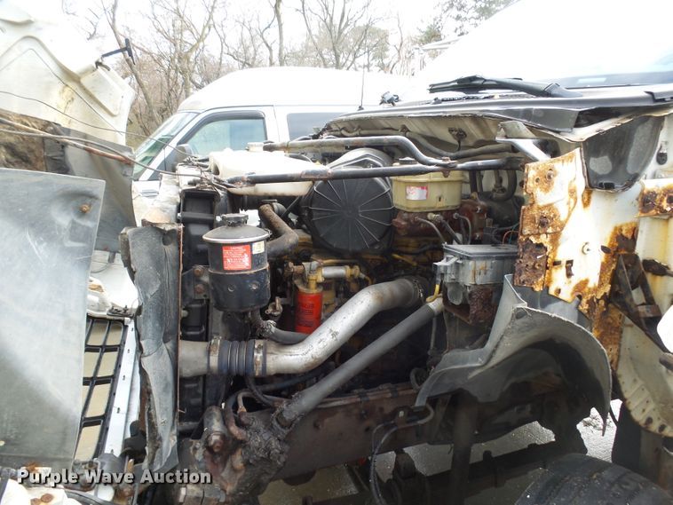 image for item EF9595 2000 Ford F650 Super Duty box truck