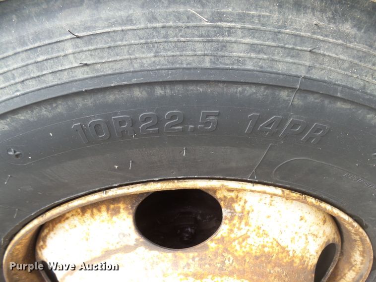 image for item EF9595 2000 Ford F650 Super Duty box truck