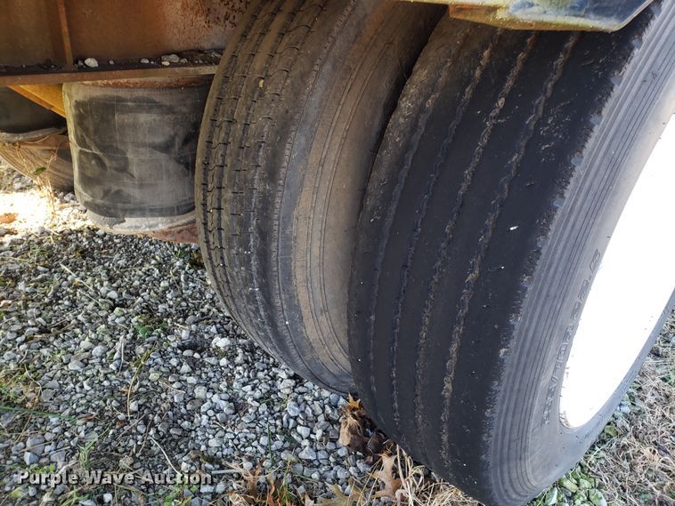 image for item EL9751 1985 Great Dane GPDAR48 drop deck trailer