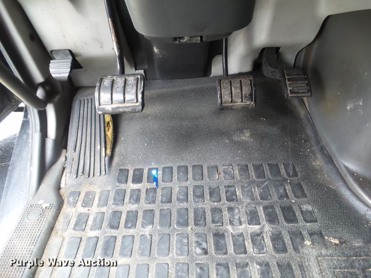 image for item EM9891 2010 Volvo VNL semi truck