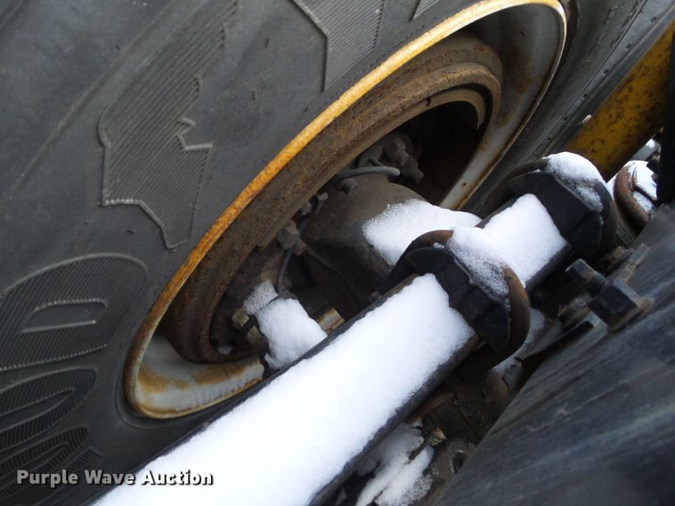 image for item EM9891 2010 Volvo VNL semi truck