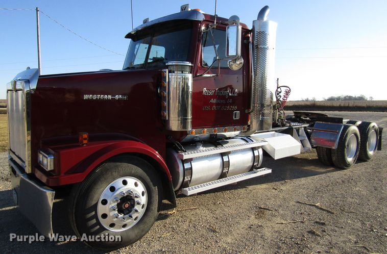 image for item FD9311 2006 Western Star 4900FA semi truck