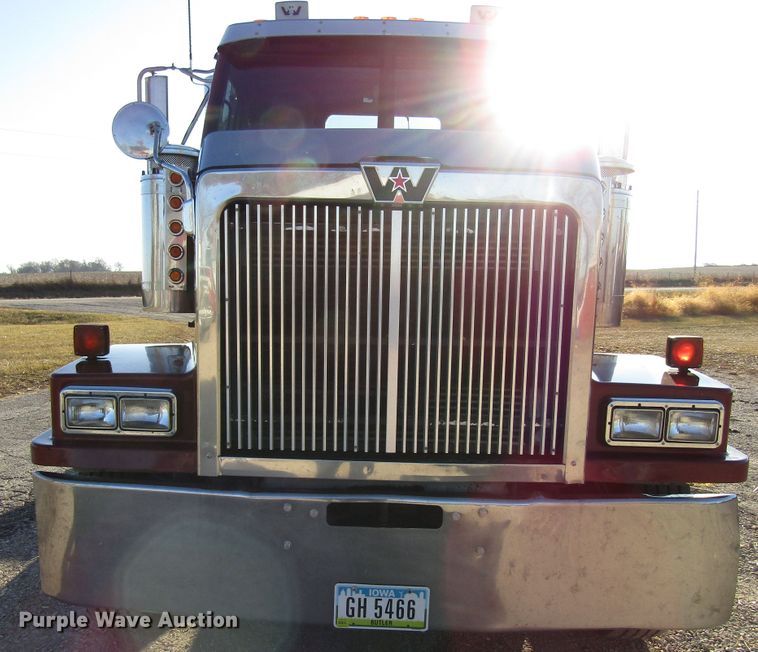 image for item FD9311 2006 Western Star 4900FA semi truck