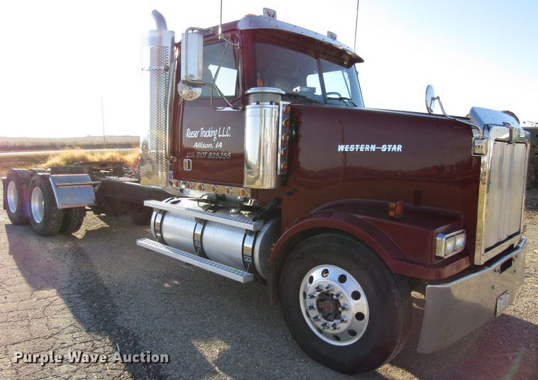 image for item FD9311 2006 Western Star 4900FA semi truck