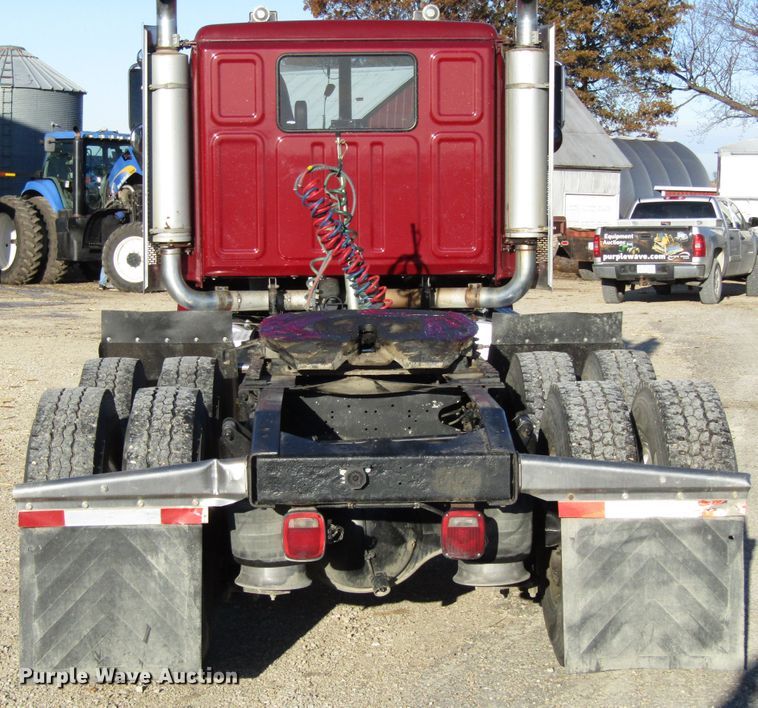image for item FD9311 2006 Western Star 4900FA semi truck