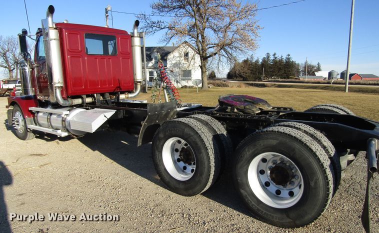 image for item FD9311 2006 Western Star 4900FA semi truck