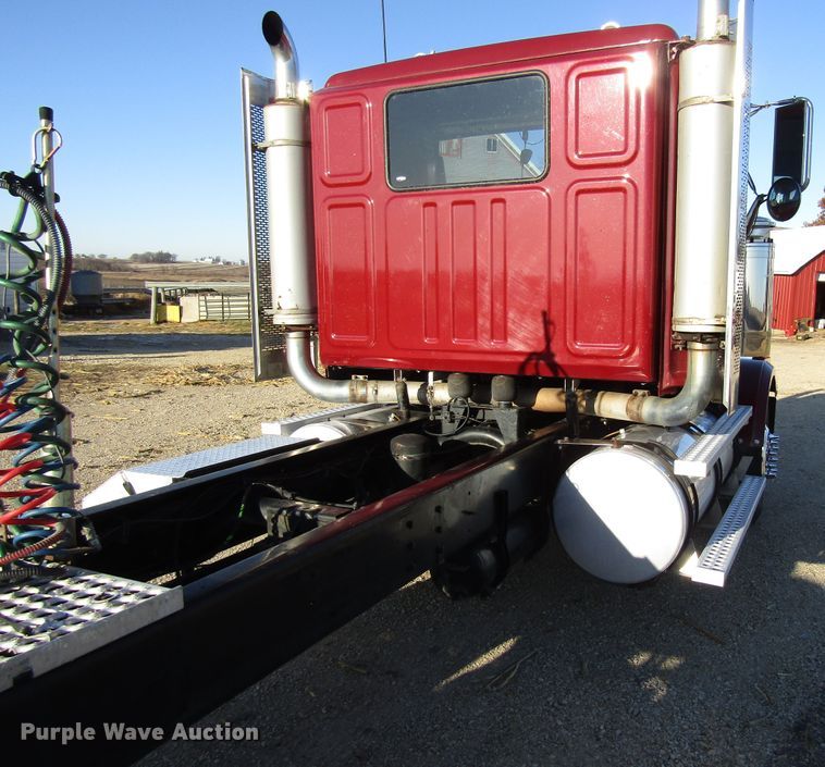 image for item FD9311 2006 Western Star 4900FA semi truck