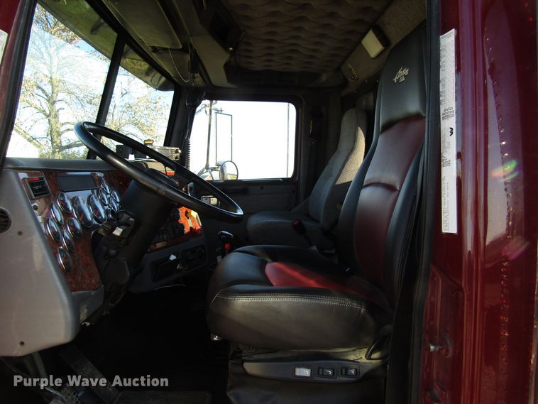 image for item FD9311 2006 Western Star 4900FA semi truck