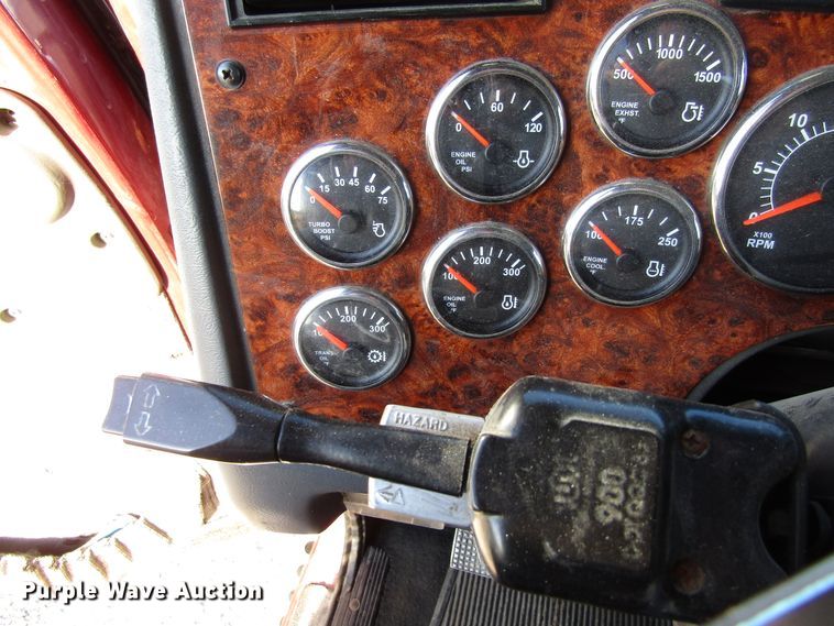 image for item FD9311 2006 Western Star 4900FA semi truck