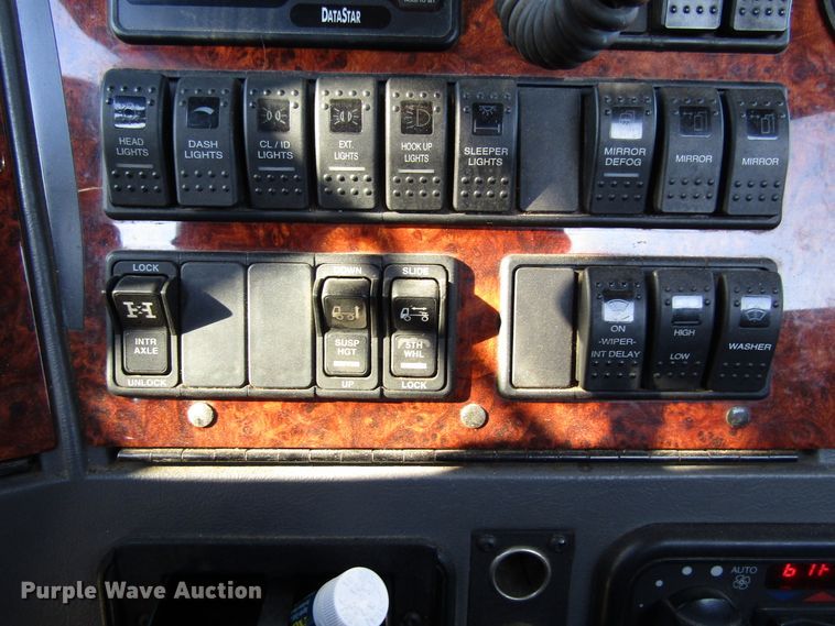 image for item FD9311 2006 Western Star 4900FA semi truck