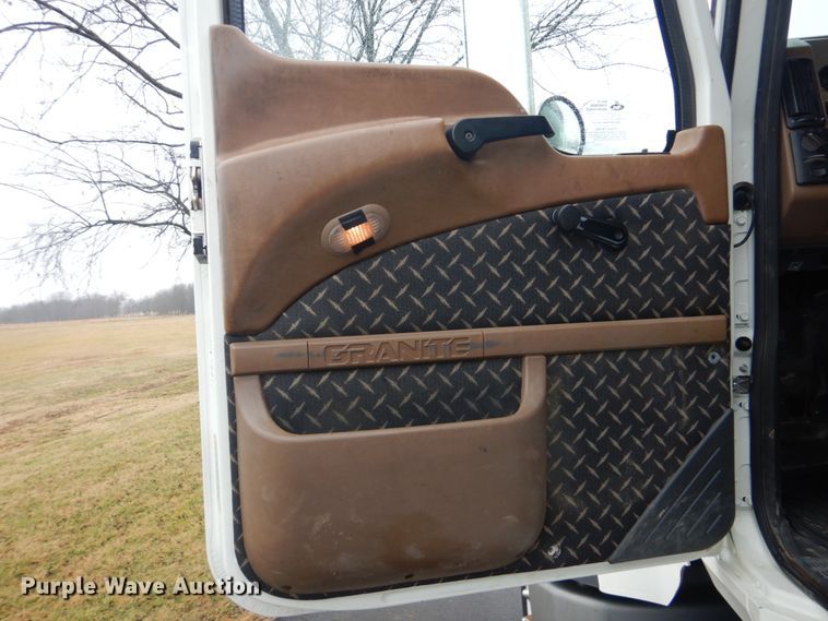 image for item FF9163 2008 Mack GU713 semi truck