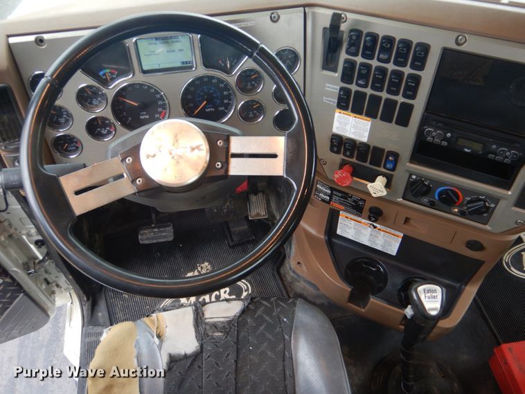 image for item FF9163 2008 Mack GU713 semi truck