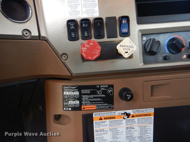 image for item FF9163 2008 Mack GU713 semi truck