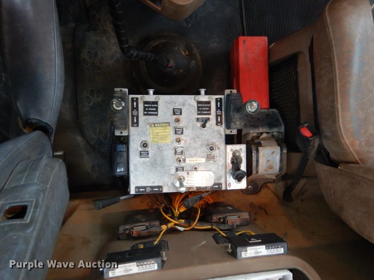 image for item FF9163 2008 Mack GU713 semi truck